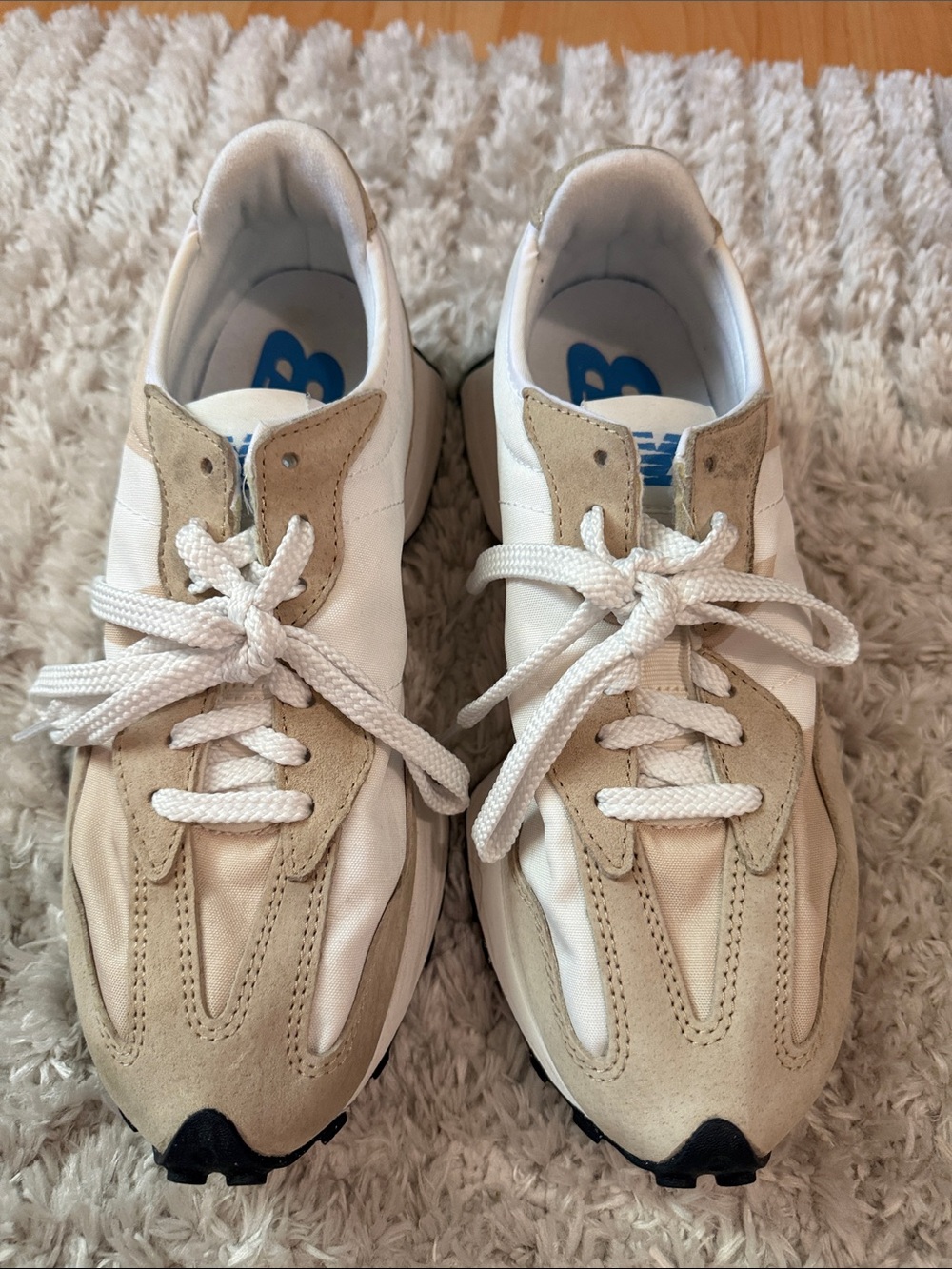 NEW Balance 327 Neutral Beige & White Sneakers - Picture 4 of 4